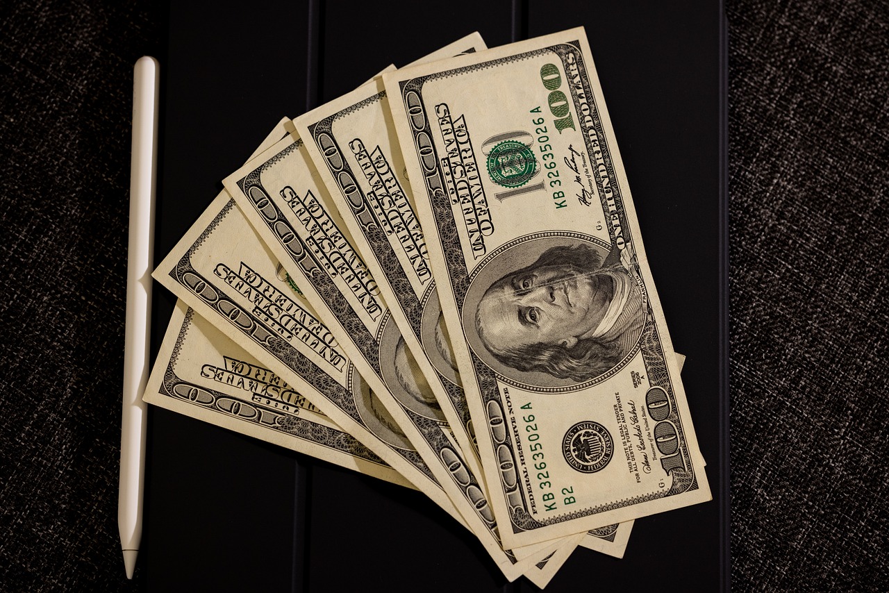 Bez peněz bydlet nejde. 